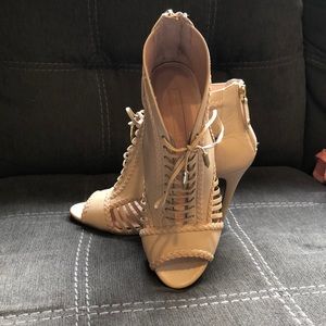 Size 8 1/2 Joyce Azria beige high heels